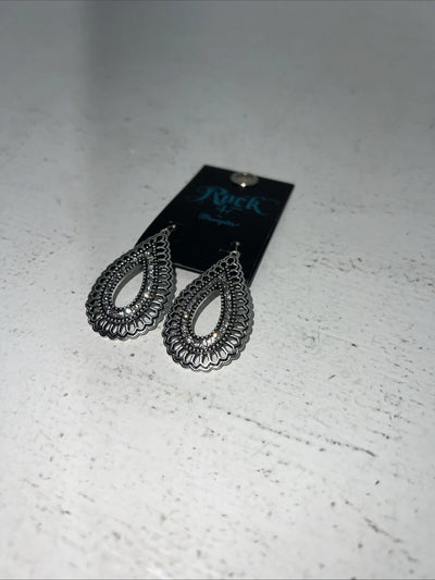 New Women’s Rock 47 Silver Hoop Oval Earrings. ER2649R47 A-68