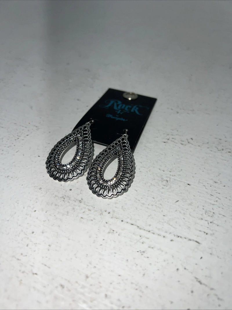 New Women’s Rock 47 Silver Hoop Oval Earrings. ER2649R47 A-68