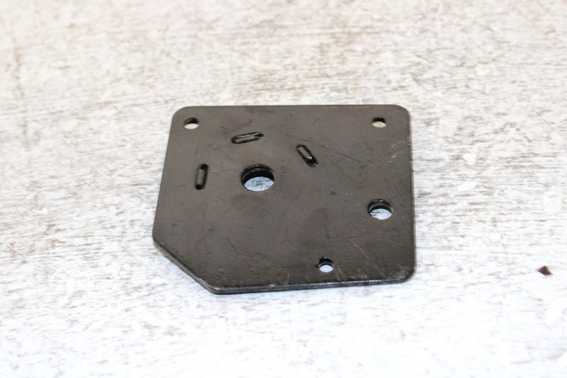 2000 Polaris Classic Touring Oem Right Front Suspension Mount 1012270-067 Q5258