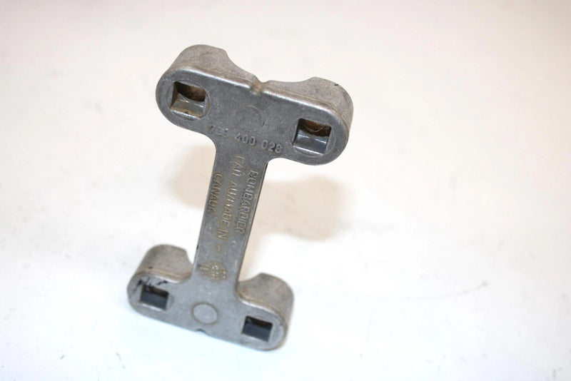 03 Bombardier Quest 650 Oem Handlebar Clamp Half 709400028 AB1.1