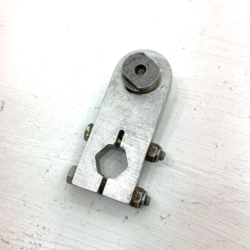 99-02 ARCTIC CAT ZR 500 OEM REAR ARM PIVOT BLOCK 0704-981 SA18