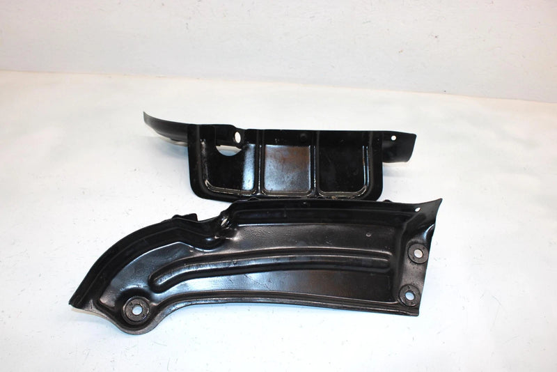 86 Honda Fourtrax  Trx125 A Oem Inner Fender Splash Guard Set 61862-VM6-000 AH7