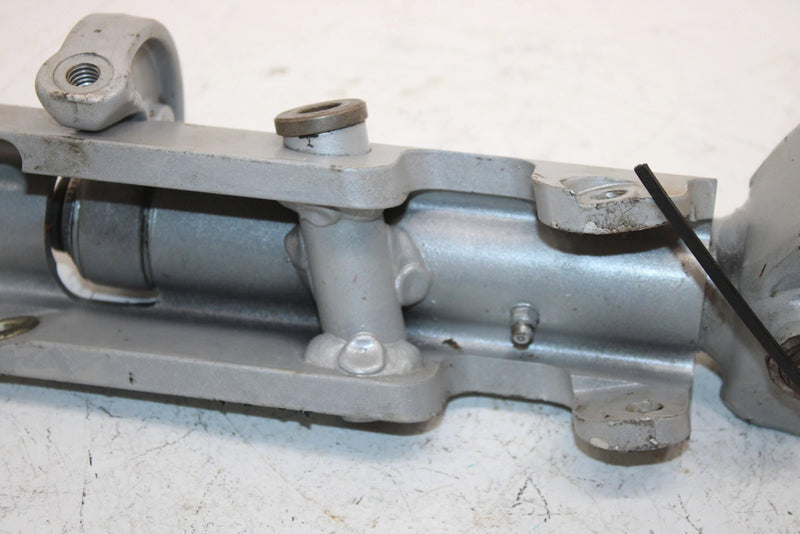 04 Arctic Cat Sabercat 600 Efi Oem Right Steering Spindle 1703-370 SA239