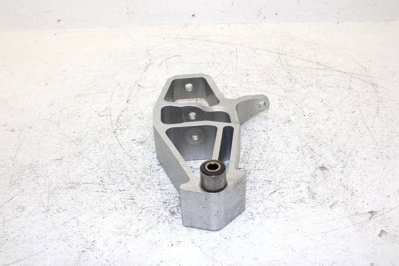2013 Polaris 600 Rush Pro Oem Right Steering Knuckle 1823802 SP30.1