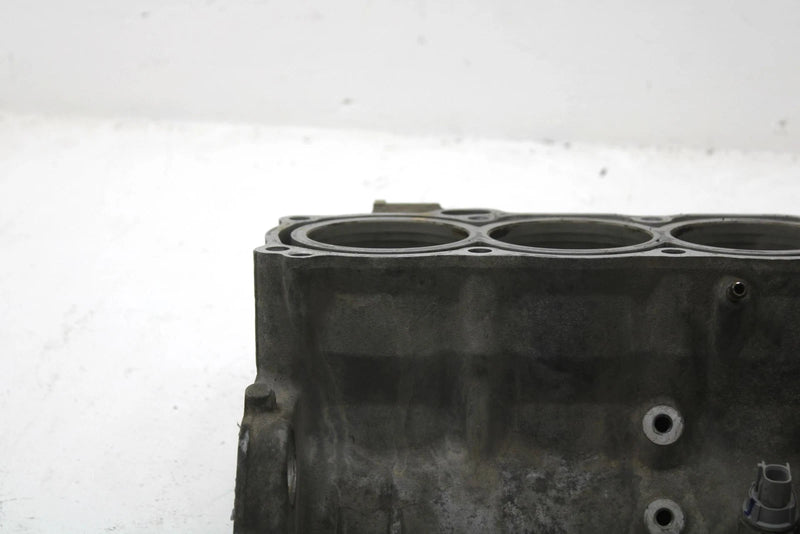 2007 Yamaha Attak Gt Oem Upper Crankcase Cylinder 8FP-15100-08-00 SY135