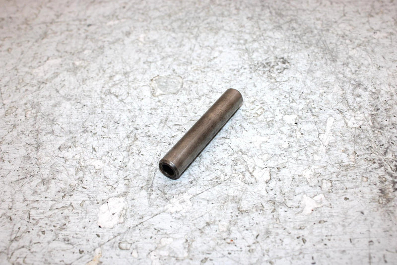 1998 Suzuki Quadrunner 250 Oem Idler Shaft Pin 09206-13016 AS13