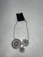 New Women’s Rock 47 3 Part Diamond Flower Necklace. NC2661R47 A-96
