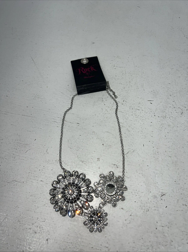 New Women’s Rock 47 3 Part Diamond Flower Necklace. NC2661R47 A-96