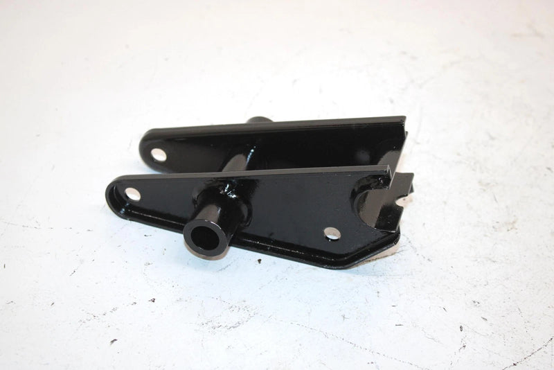 06 Arctic Cat Z 570 Oem Front Shock Mount Bracket 1704-235 SA324