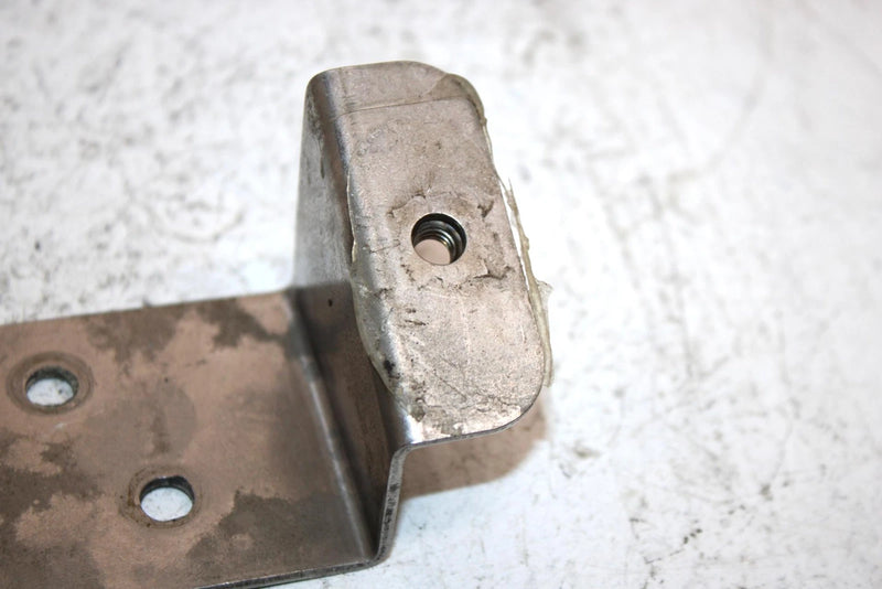 1994 Kawasaki 750 Ss Super Sport Oem Fuel FIlter Mount Bracket 11047-3761 JK9