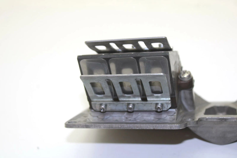 96 Yamaha Wave Runner III OEM Lower Intake Manifold 6M6-13641-00-94 JY0 