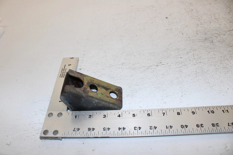1995 Yamaha Vmax 600 Le Oem Front Lower Engine Bracket 8AB-21417-00-00 Q5482
