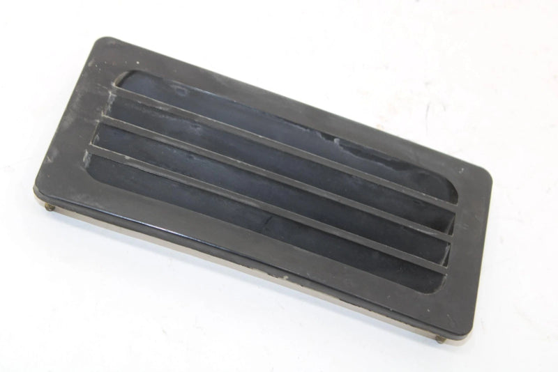 1988 Yamaha Srv Oem Front Center Hood Louver 8L9-77109-00-00 SY62