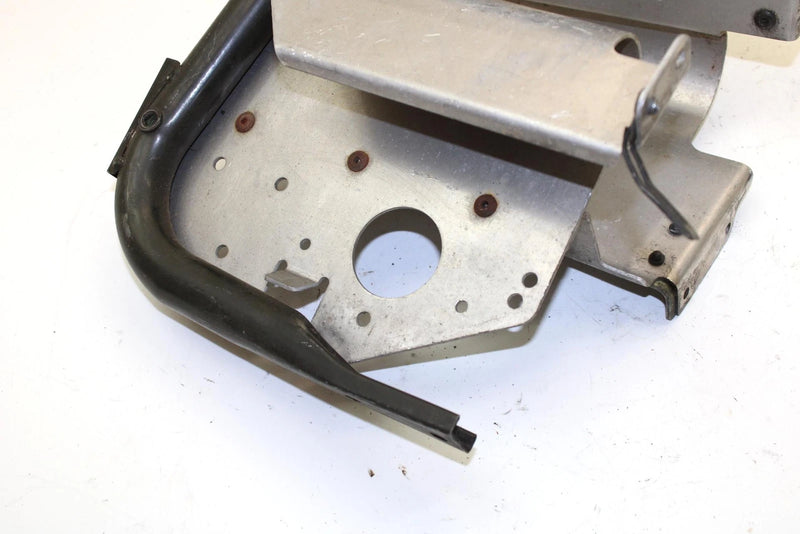 2001 Yamaha Sx700r Oem Right Foot Rest Foot Well 8ED-21970-09-00 SY91