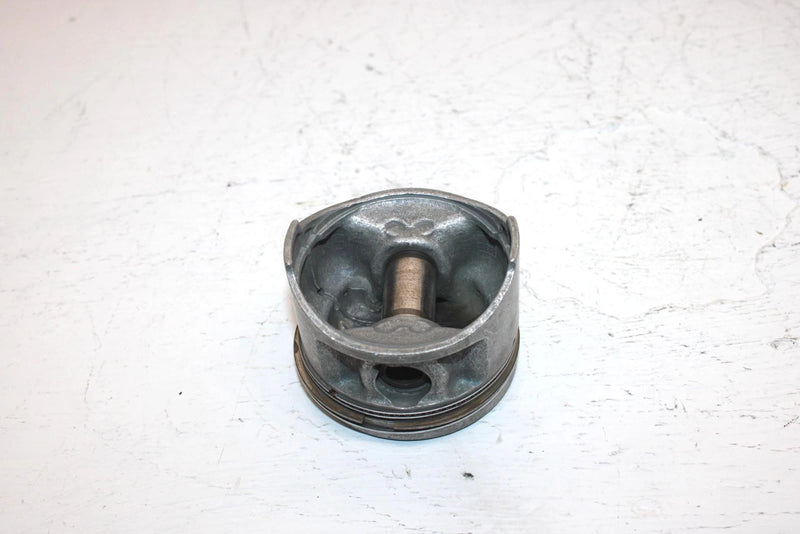 1986 Yamaha  Moto 4 Oem 68mm Piston 21V-11631-00-Y0 AY7