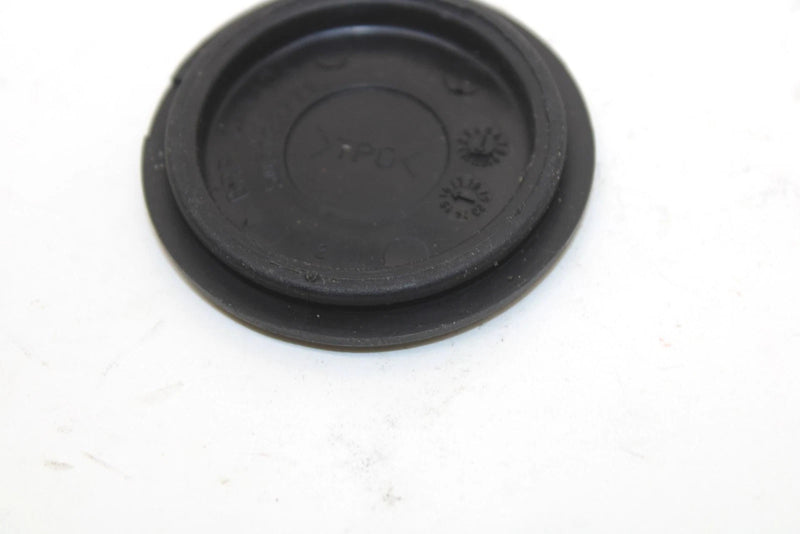 2017 Ski-doo Grand Touring 900 Oem Idler Wheel Cap 503192771 Q2906