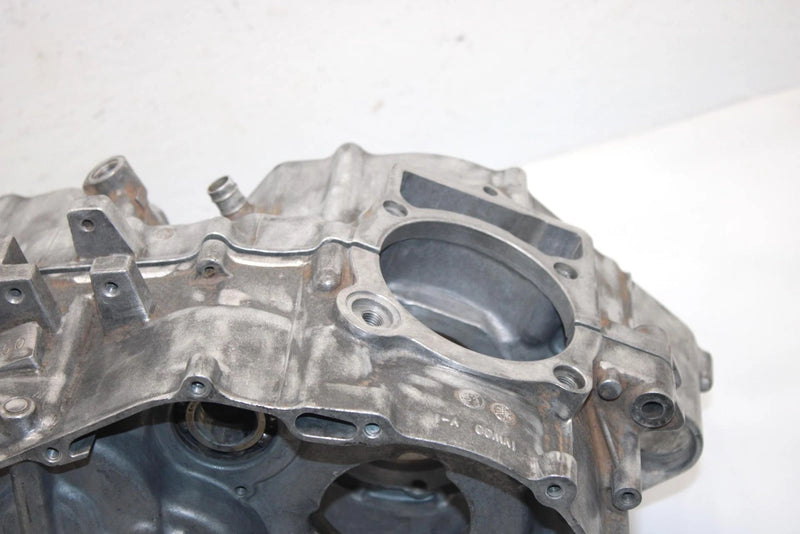 88 Yamaha  Big Bear 350 Yfm350fwu 4x4 Oem Crankcase 1YW-15100-09-00 AY20