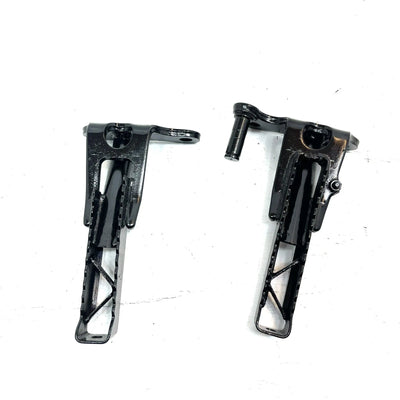 85-89 Yamaha Moto 4 OEM Foot Peg Set 29U-27411-11-00 AY66