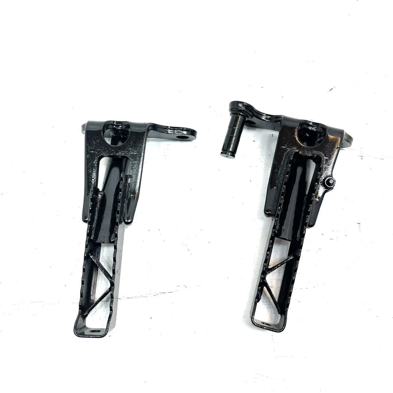 85-89 Yamaha Moto 4 OEM Foot Peg Set 29U-27411-11-00 AY66