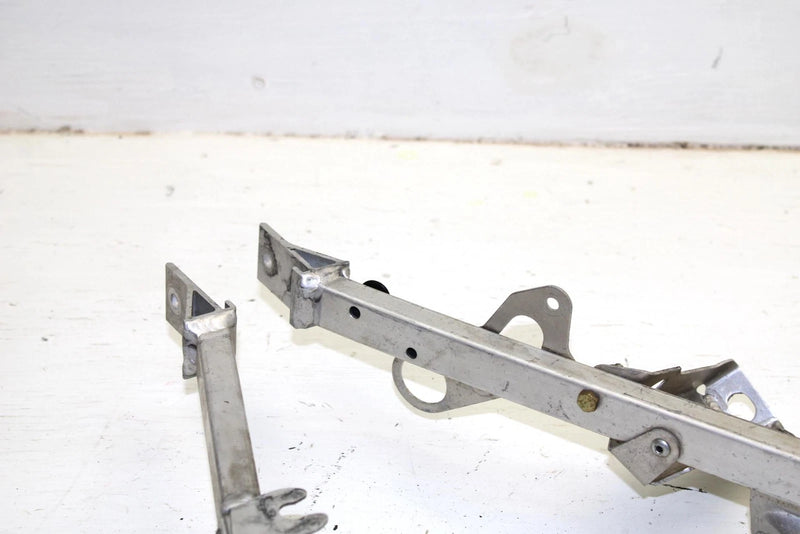 2005 Ski-doo Gsx 550f Oem Upper Cross Member 518324739 SS115