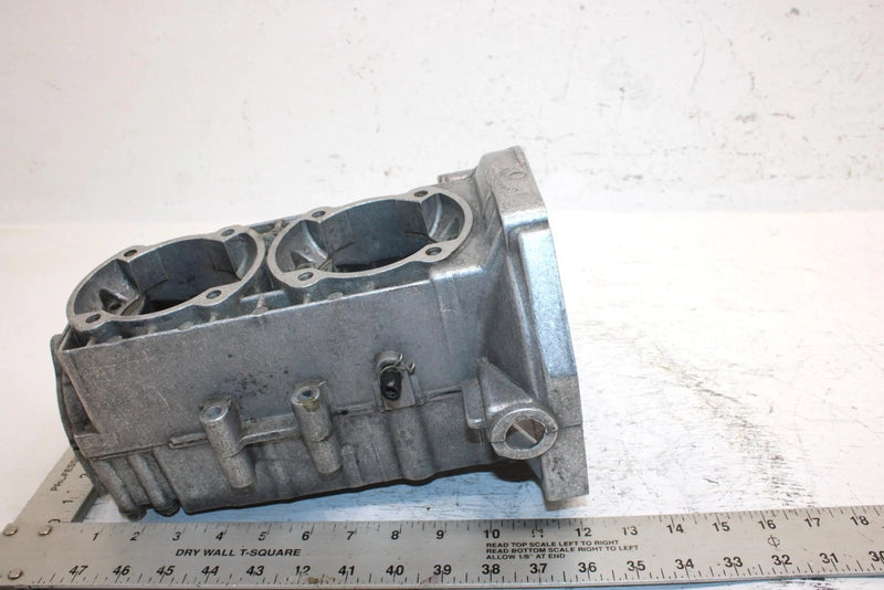 1988 Yamaha Phazer Oem Crankcase 8V0-15100-01-00 88T-15100-01-00 SY26