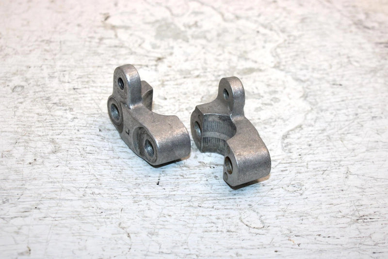 1983 Honda Atc 185 Sa All Terrain Oem Upper Handlebar Clamp 53121-958-000 AH61
