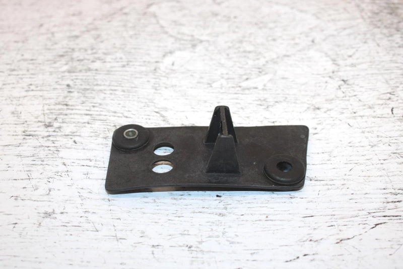 1997 Yamaha Venture Tr Oem Fuel/Oil Level Light Bracket 80L-77721-00-00 SY15