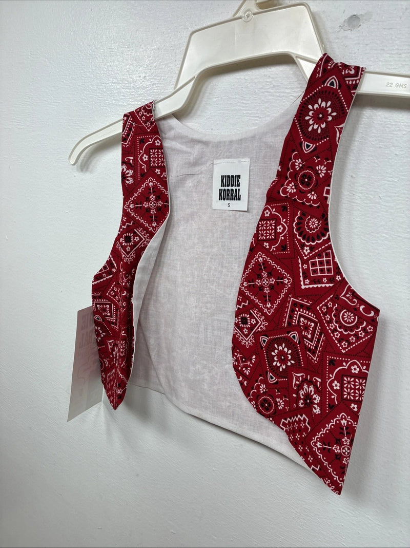 New Kids Kiddie Korral Red Western Design Sleeveless Vest Size Small YY-34