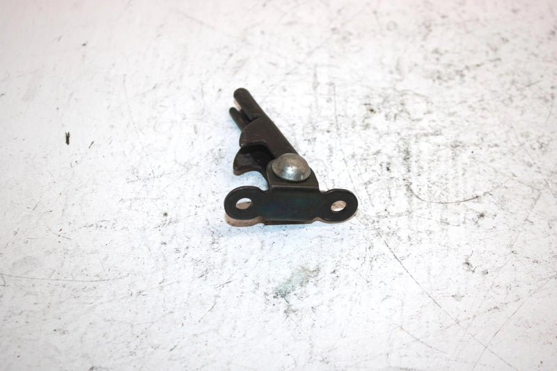 1987 Yamaha  Badger Yfm80t Oem Seat Latch 4K0-24775-00-00 AY9