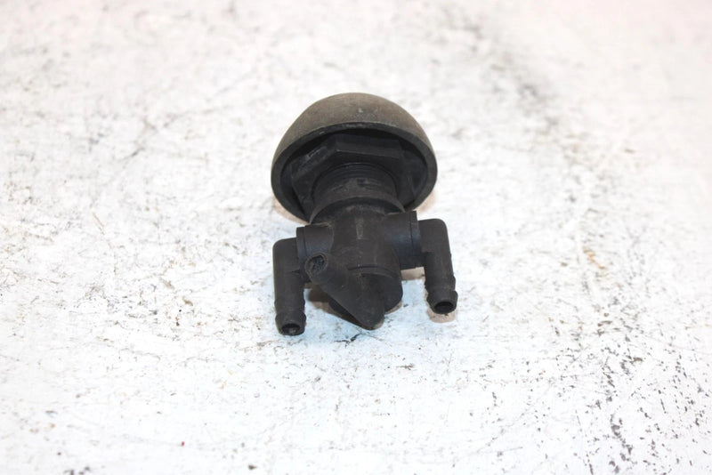 2001 Polaris Xplorer 4x4 Oem Fuel Valve W/Knob 7052276 AP167