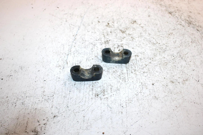97 Yamaha Triple Waveventure Oem Handlebar Clamp Pair EU0-23814-01-00 JY24