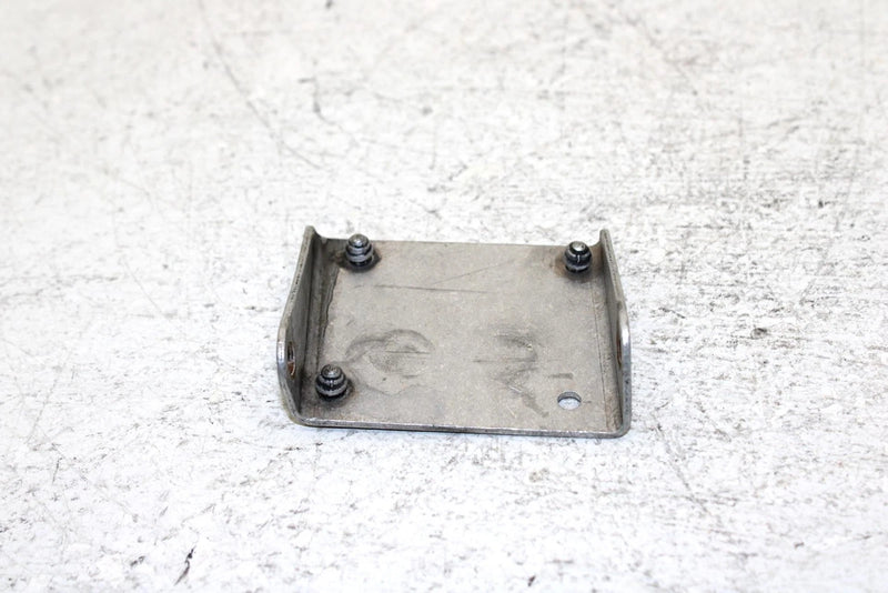 1999 Yamaha Vmax 600 Sx Oem Guard Fitting Bracket 8CR-21972-00-00 SY5