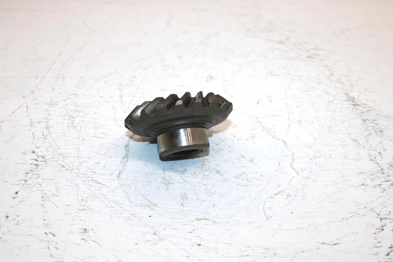 1999 Yamaha  Bear Tracker 2wd Oem Middle Drive Bevel Gear  52G-17530-00-00 AY50