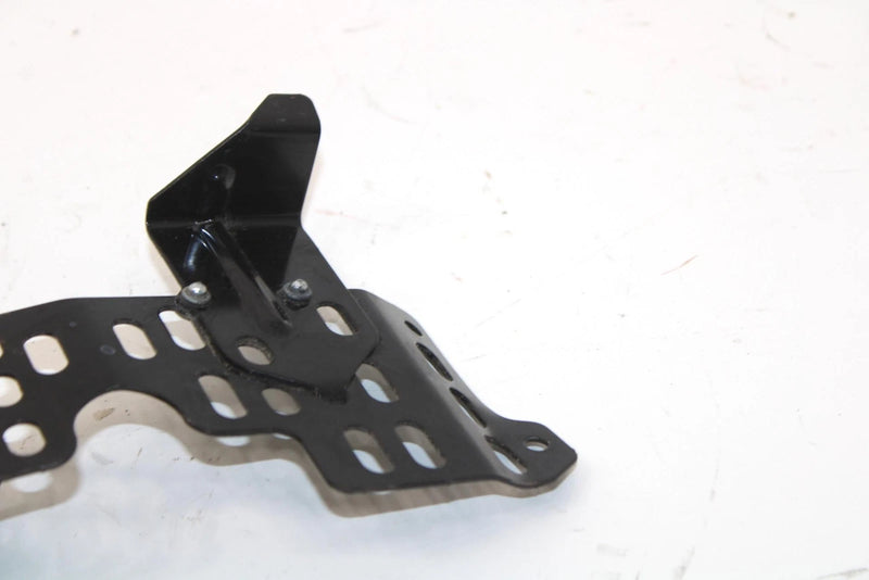 2017 Ski-doo Grand Touring 900 Oem Belt Cover Brace 417300448 SS65