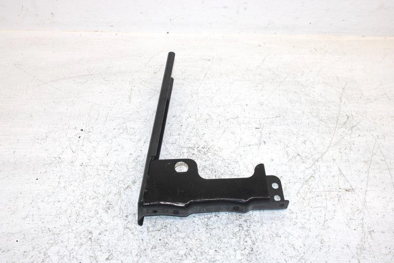 2004 Polaris Magnum 330 Oem Right Front Rack Mount 1014101-067 AP159