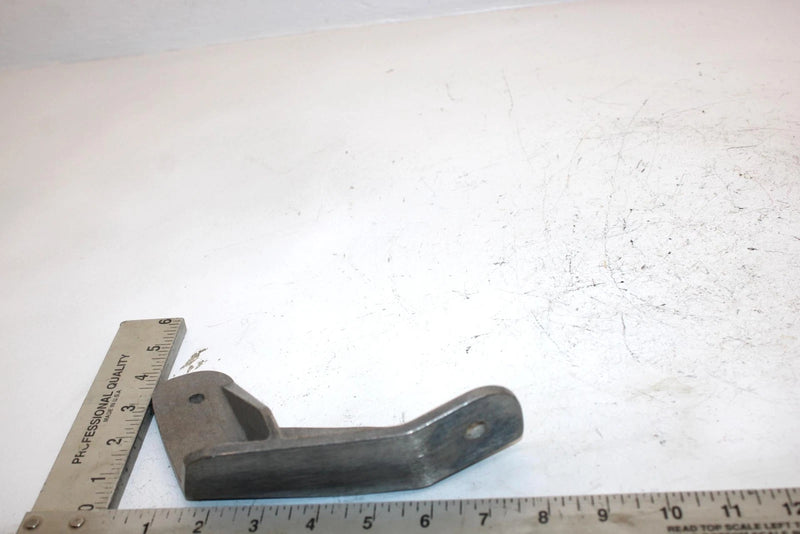 98 Arctic Cat Zl 440 Oem Rear Right Engine Mounting Bracket 0708-030 Q3464