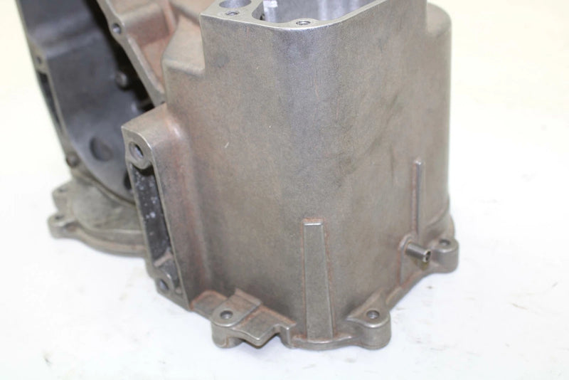 03 Polaris Magnum 330 4x4 OEM Transmission Case 3233867 AP101