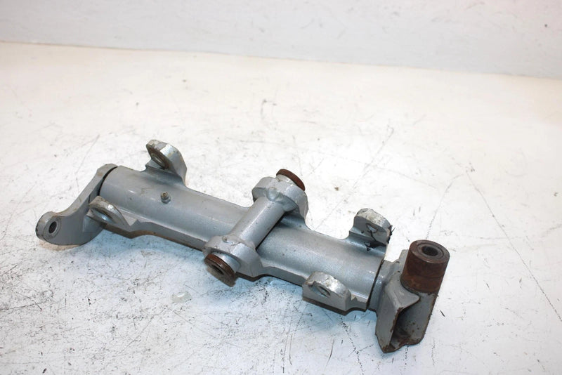 04 Arctic Cat Mountain Cat 600 Efi Oem Left Steering Knuckle 1703-329 SAS5