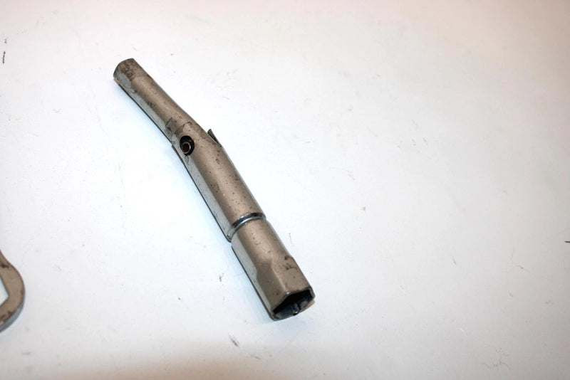 07 Yamaha Venture Oem Tool Kit 8ES-28100-00-00 SY23