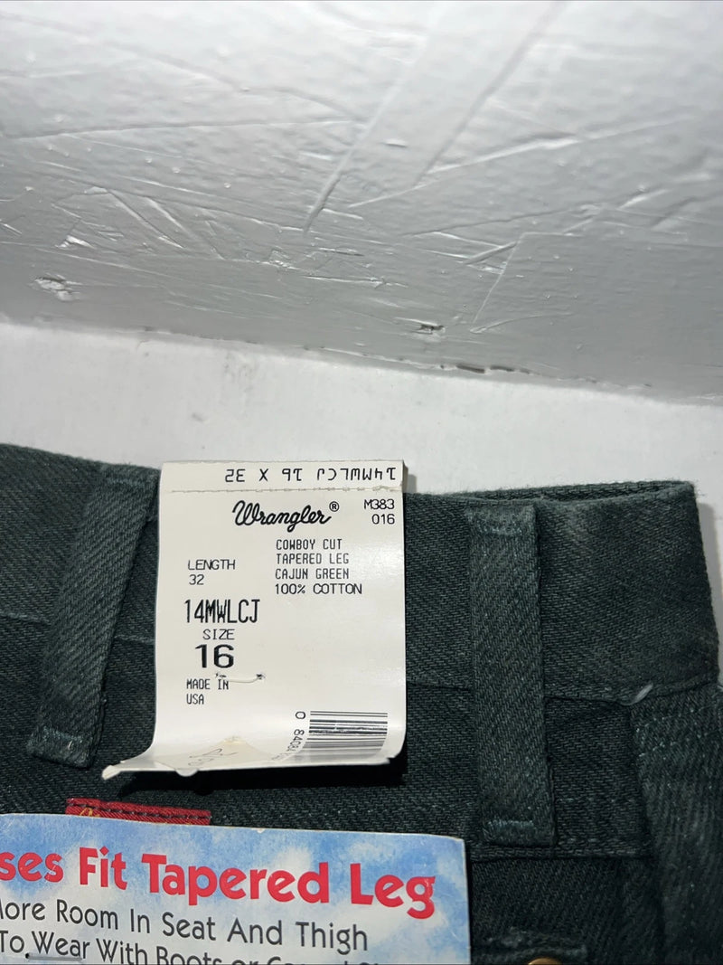 New Women’s Green Cowboy Cut Wrangler Denim Jeans. 16x32 K-8