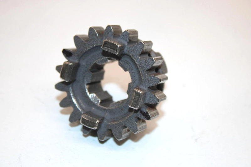 85 Suzuki Quadrunner 250 Lt250ef  Oem 18T 3rd Drive Gear 24231-24501 AS14