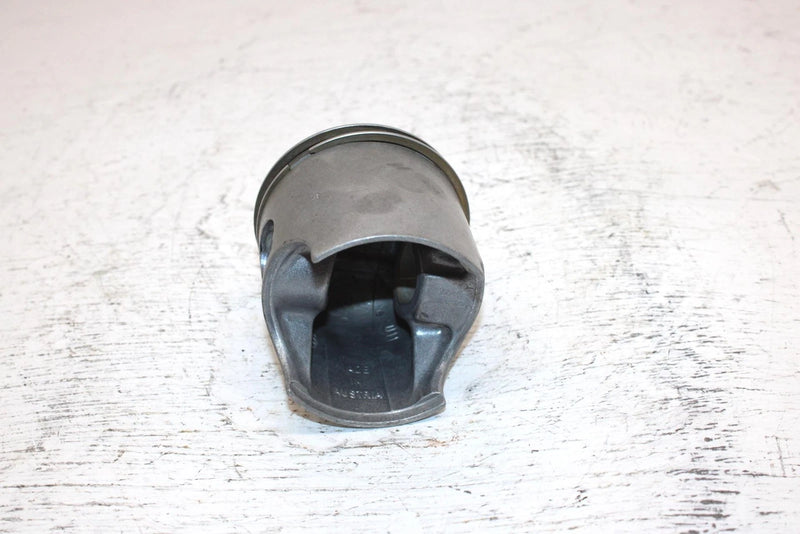 1999 Polaris 500 Xc Oem Piston 2201383 SP28