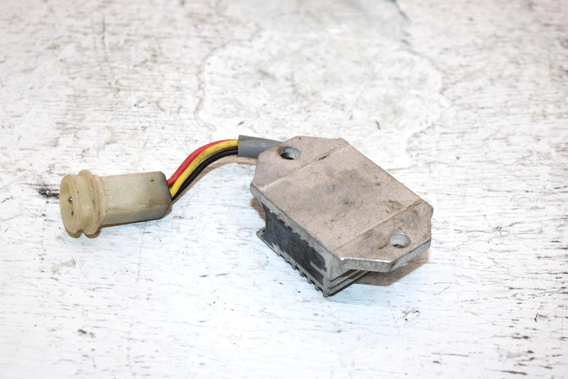 1990 Yamaha  Moto 4 Oem Voltage Regulator 29U-81960-90-00 AY5