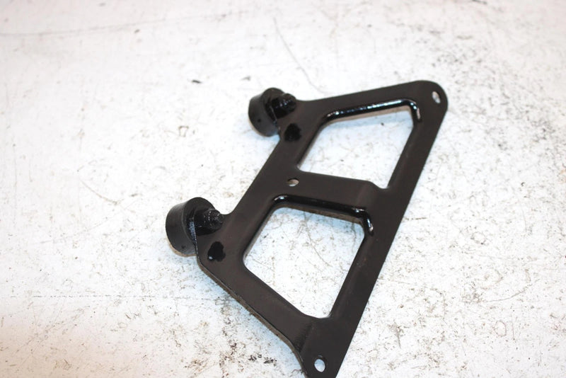2002 Polaris Magnum 325 Oem Top Oil Cooler Bracket 5245416-067 AP151