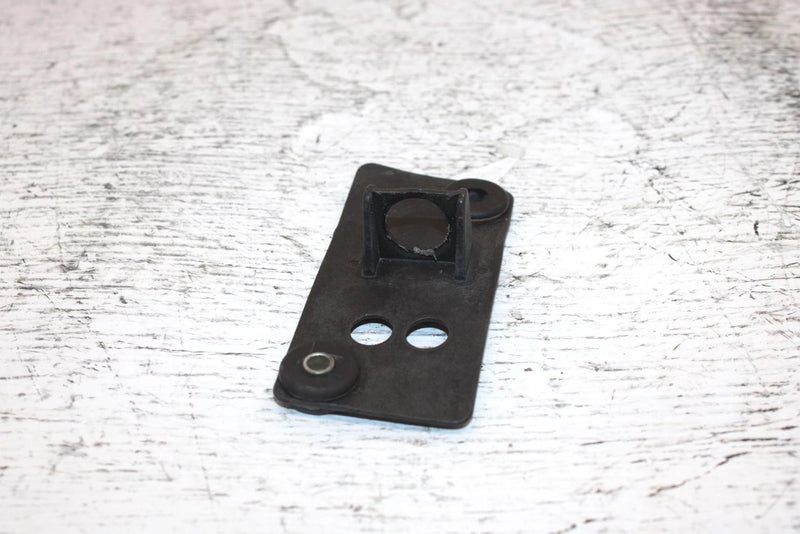 1997 Yamaha Venture Tr Oem Fuel/Oil Level Light Bracket 80L-77721-00-00 SY15