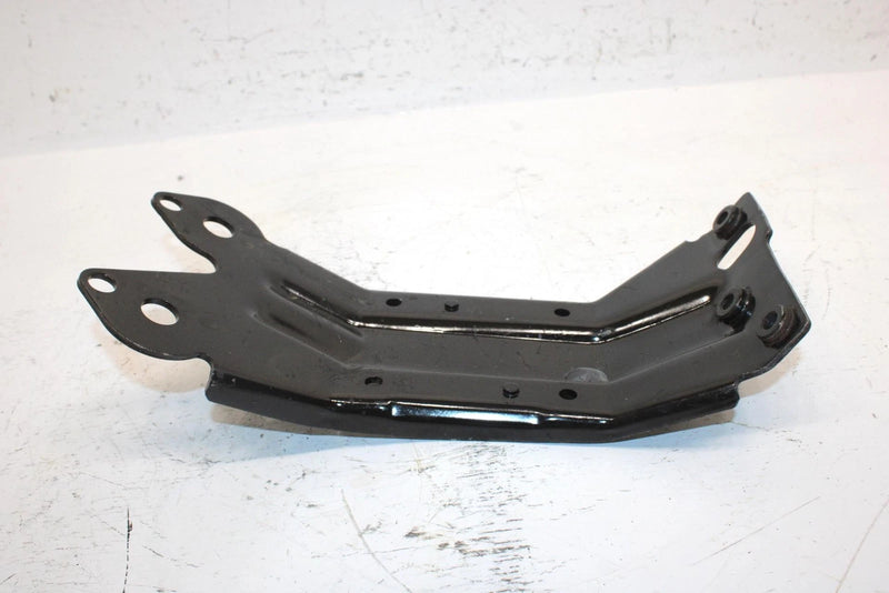 1989 Yamaha Inviter Oem Engine Mount Bracket 83M-21411-00-00 SY17