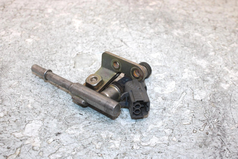 2006 Polaris Sportsman 500 Oem Fuel Rail And Injector 3089900 AP186
