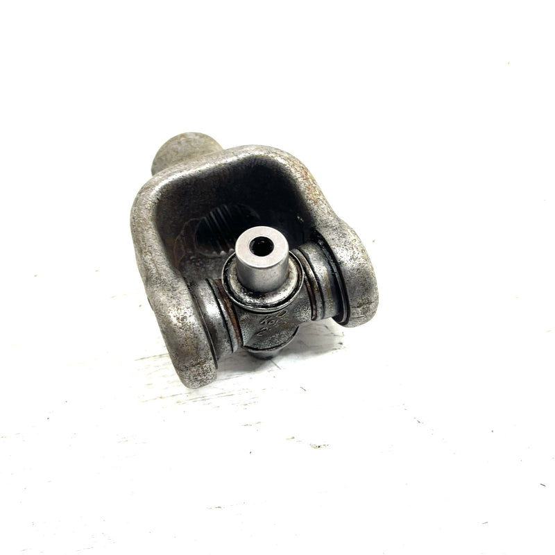 1994 Yamaha Kodiak 400 4x4 OEM Driveshaft Cross Joint 4GB-46108-10-00 AY71