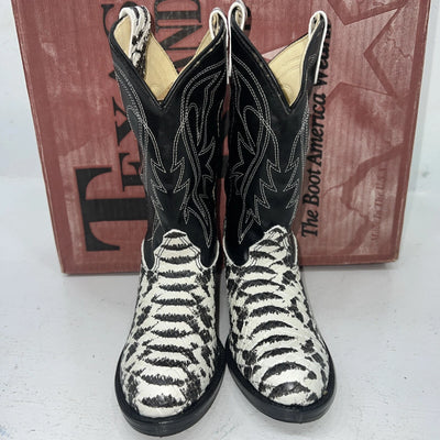 New Children’s Black And White Texas Brand Cowboy Boots. 11.5 11 1/2 D. 24-98