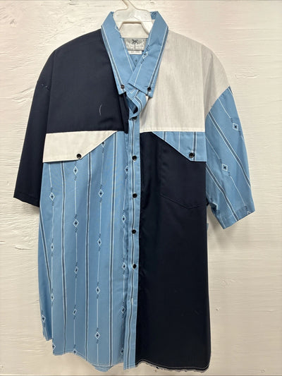 New Men’s Cowboy Threads Blue White design Short Sleeve Button Up Large Q-73